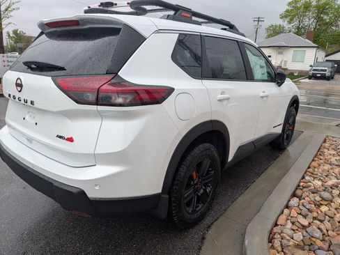 New 2026 Nissan Rogue SV AWD/4WD image 4