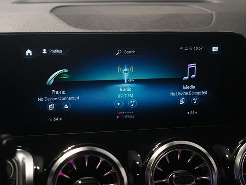 Used 2023 Mercedes-Benz GLB 250 4MATIC image 22