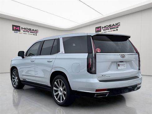 Used 2024 Cadillac Escalade Premium Luxury Platinum image 5