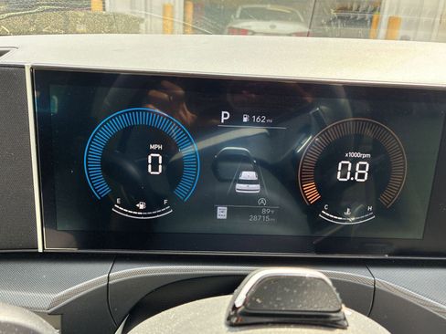 Used 2025 Hyundai Santa Fe SEL image 10