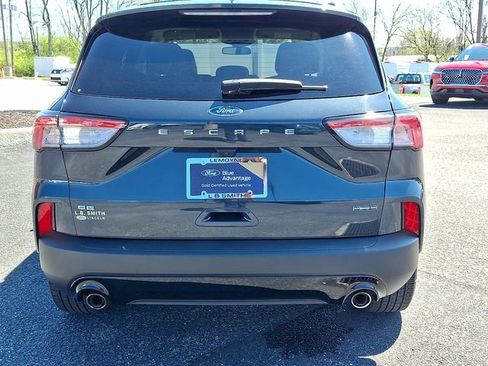 Certified 2022 Ford Escape SE w/ SE Sport Appearance Package image 5