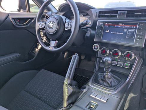 Used 2024 Toyota GR86 image 14