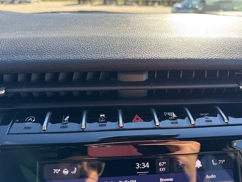 Certified 2024 Jeep Grand Cherokee Altitude image 17