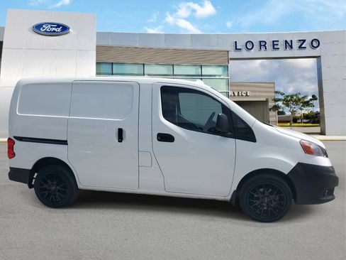 Used 2018 Nissan NV200 S w/ Cruise Control Package image 4