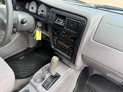 Used 2004 Toyota Tacoma PreRunner RWD image 15