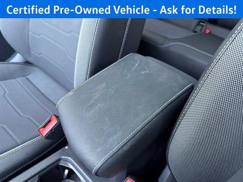 Used 2025 Volkswagen Taos SE AWD/4WD image 16