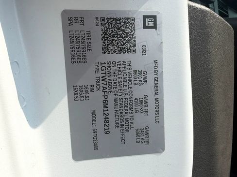Used 2021 GMC Savana 2500 w/ Driver Convenience Package RWD image 31