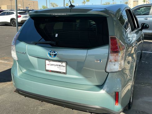 Certified 2017 Toyota Prius V Four w/ Carpet Mat Package image 24
