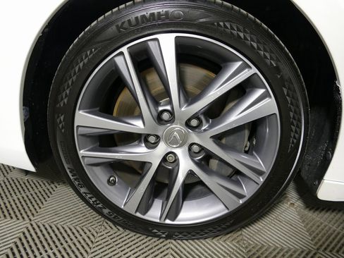 Used 2018 Lexus IS 300 AWD image 9