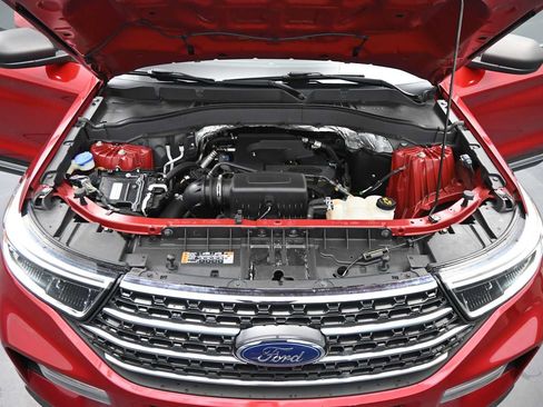 Used 2020 Ford Explorer XLT w/ Equipment Group 202A AWD/4WD image 25