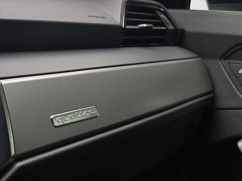 Certified 2024 Audi Q3 2.0T Premium image 24