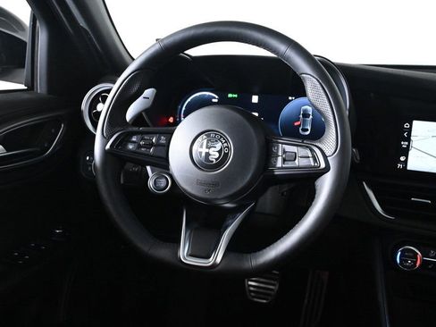 Used 2025 Alfa Romeo Giulia w/ Veloce Package Rwd image 10