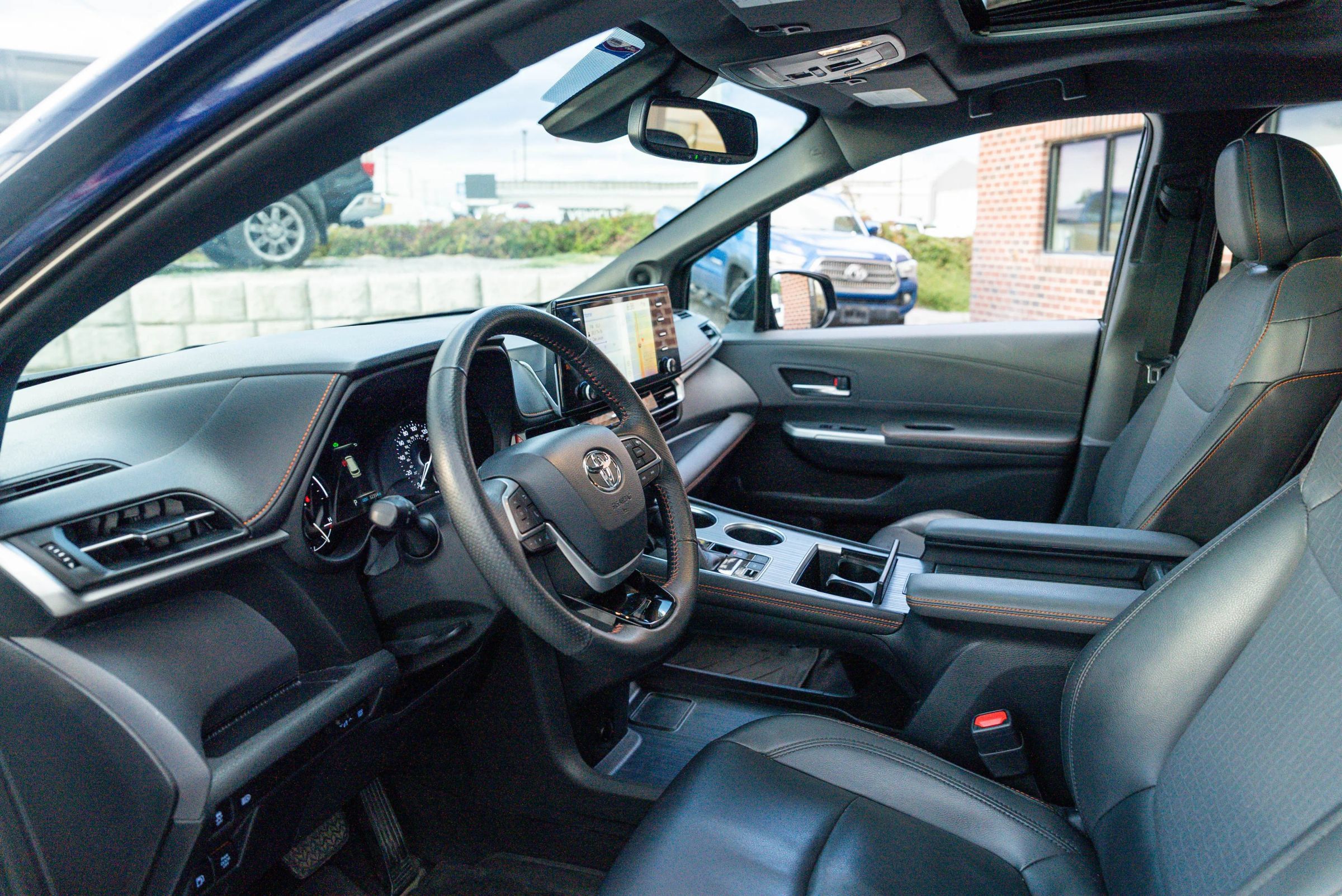 Used 2021 Toyota Sienna XSE AWD/4WD image 16