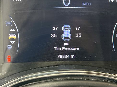 Used 2022 Jeep Grand Cherokee Limited image 12