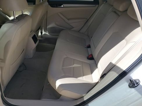 Used 2014 Volkswagen Passat 1.8T SE FWD image 28