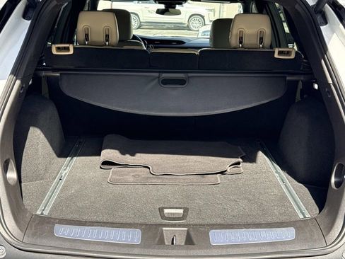 Used 2017 Cadillac XT5 Premium Luxury FWD image 11