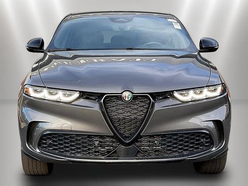 Used 2024 Alfa Romeo Tonale Veloce w/ Premium Interior Package AWD/4WD image 2