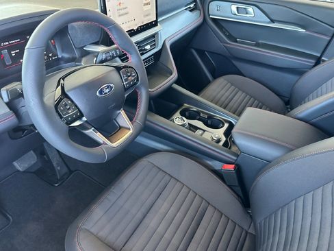 New 2026 Ford Explorer ST-Line w/ ST-Line Street Pack image 9