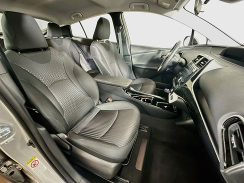Used 2017 Toyota Prius Prime Plus FWD image 29