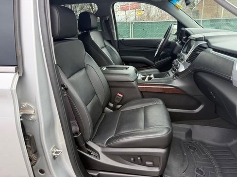 Used 2017 GMC Yukon SLT image 25
