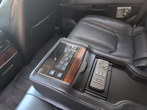 Used 2017 Lexus LX 570 4WD w/ Luxury Package image 38