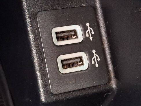 Used 2020 Ford Edge SE image 23