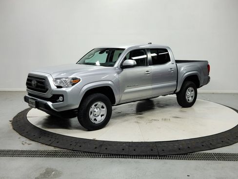 Used 2022 Toyota Tacoma SR5 RWD image 4