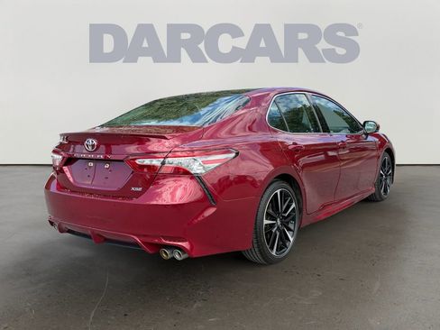 Used 2018 Toyota Camry XSE FWD image 5