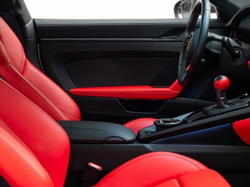Used 2024 Porsche 911 GT3 RWD image 27