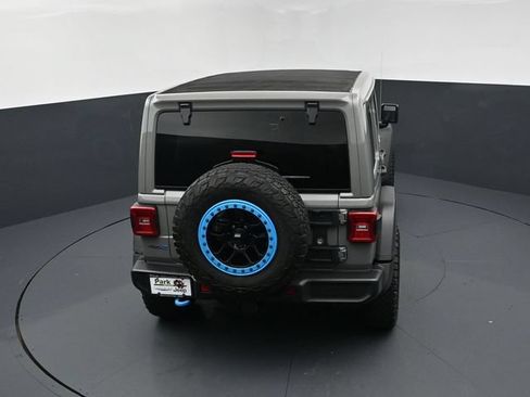 Used 2023 Jeep Wrangler Unlimited Rubicon 4xe w/ Cold Weather Group AWD/4WD image 17