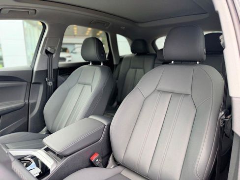 Used 2025 Audi Q5 Premium w/ Convenience Package AWD/4WD image 11