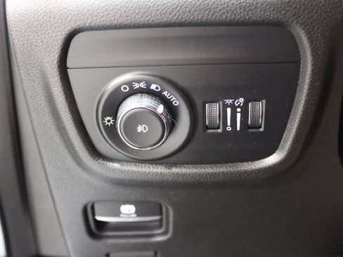 Used 2021 Jeep Grand Cherokee L Limited AWD/4WD image 39