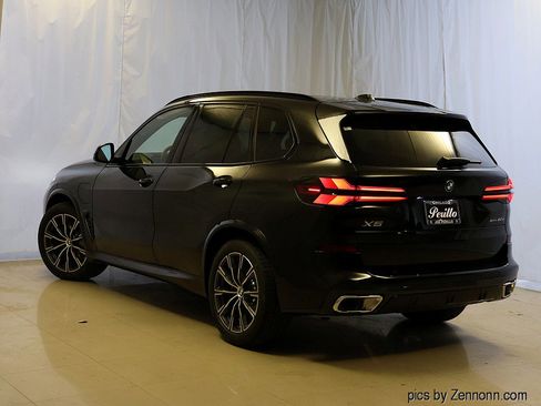 New 2026 BMW X5 xDrive50e w/ M Sport Package image 9