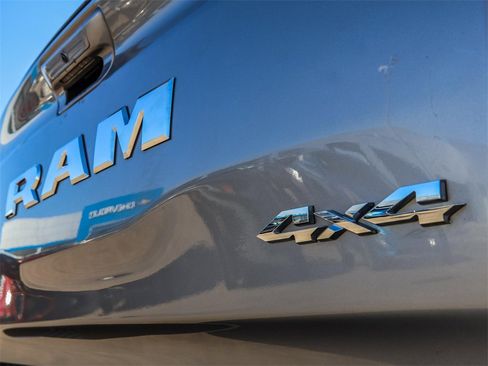 Used 2025 RAM 1500 Laramie image 10