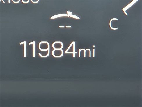 Certified 2025 GMC Acadia Elevation image 2