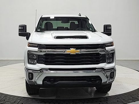 Used 2025 Chevrolet Silverado 2500 LT AWD/4WD image 2