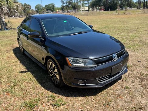 Used 2013 Volkswagen Jetta SEL Premium FWD image 2