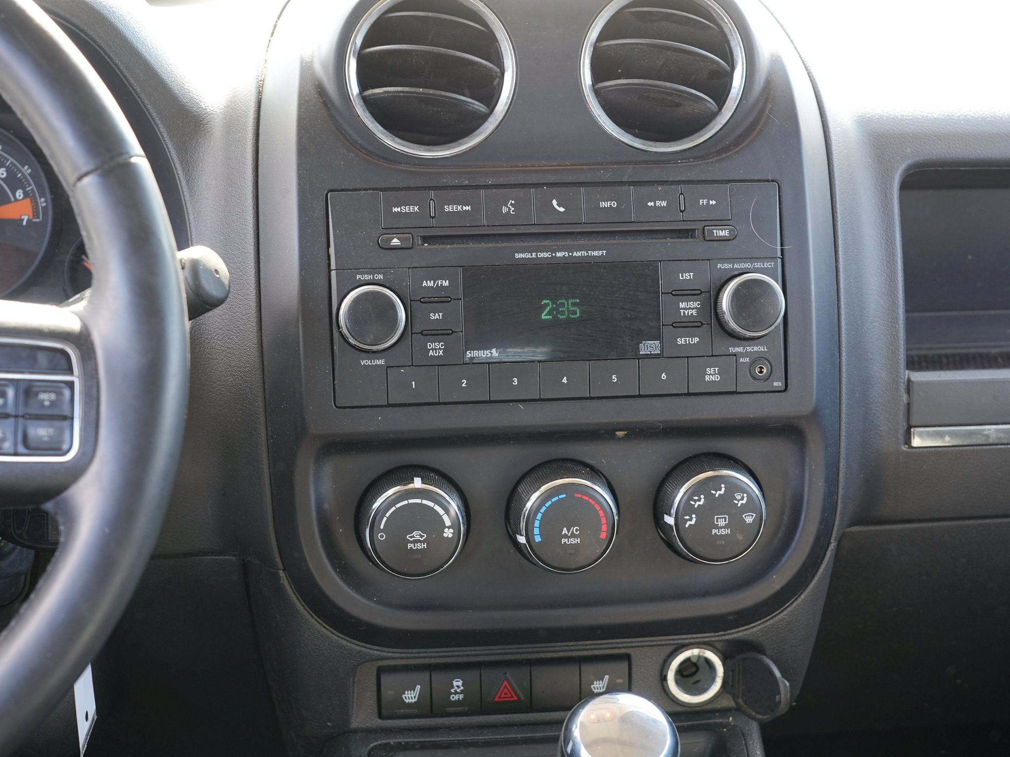 Used 2016 Jeep Patriot Latitude FWD image 19