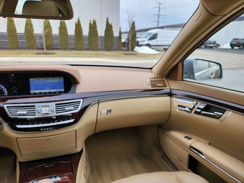 Used 2010 Mercedes-Benz S 550 4MATIC image 18
