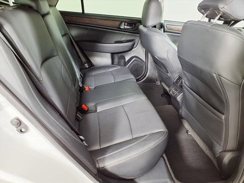 Used 2019 Subaru Outback 3.6R Limited w/ Popular Package #2 image 19