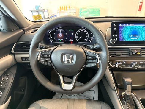 Used 2020 Honda Accord EX image 11