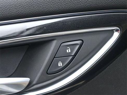 Used 2025 Buick Envision Preferred image 20