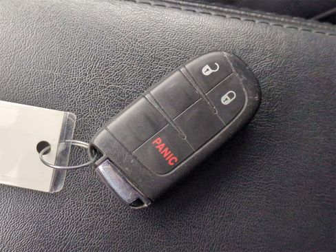 Certified 2019 Jeep Compass Altitude image 34