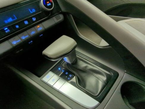 Used 2021 Hyundai Elantra SEL FWD image 18