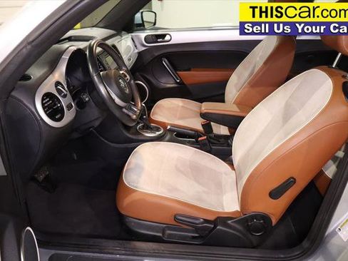 Used 2015 Volkswagen Beetle 1.8T Classic FWD image 22