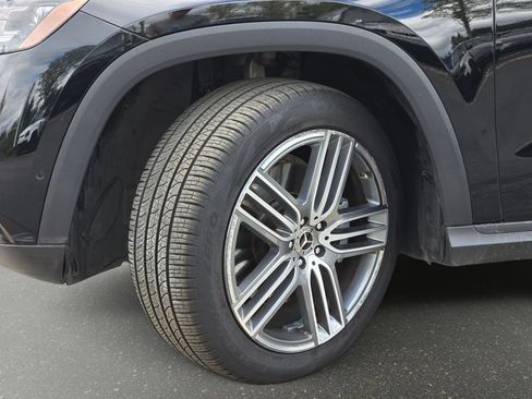 Used 2025 Mercedes-Benz GLS 450 4MATIC image 39