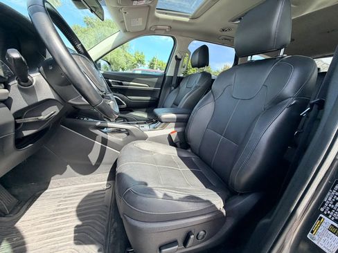 Used 2020 Kia Telluride S w/ S 8 Passenger Seating Package AWD/4WD image 10