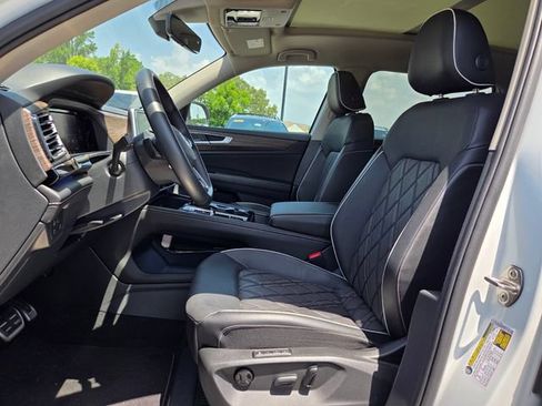 Used 2024 Volkswagen Atlas SEL Premium R-Line AWD/4WD image 9