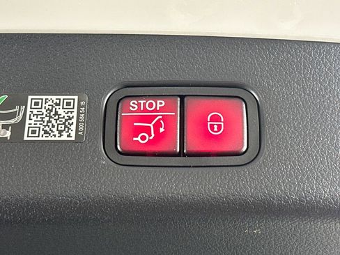 Certified 2026 Mercedes-Benz GLC 300 image 21
