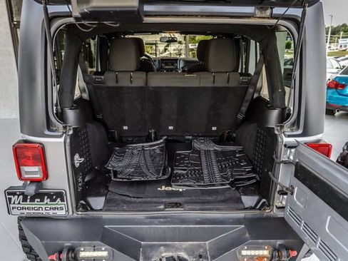 Used 2017 Jeep Wrangler Unlimited Sport w/ Quick Order Package 24S AWD/4WD image 10